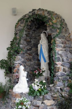 Leydimiz Lourdes, Hırvatistan 'ın Gornje Bazje kentindeki Good Shepherd kilisesi.
