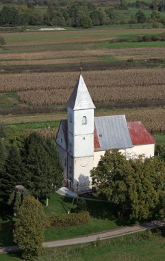Aziz George Kilisesi ve Hırvatistan 'ın Kaniska Iva kentindeki Meryem' in Günahsız Kalbi