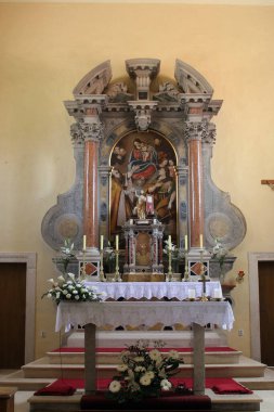 Hırvatistan 'ın Kanfanar kentindeki Saint Sylvester Papa kilisesinin ana mihrabı
