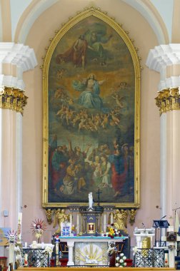 Hırvatistan 'ın Pregrada kentinde Bakire Meryem' in kilisedeki ana sunağı