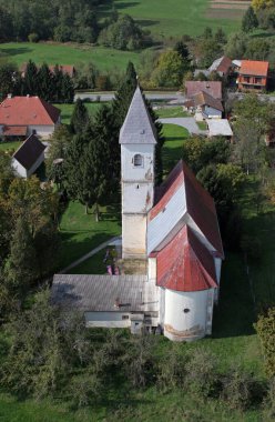 Aziz George Kilisesi ve Hırvatistan 'ın Kaniska Iva kentindeki Meryem' in Günahsız Kalbi