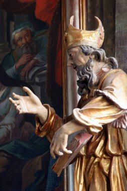 Aaron, Hırvatistan 'ın Klenovnik kentindeki Kutsal Üçlü Kilisesi' ndeki Aziz Anne sunağında heykel var.