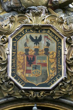 Hırvatistan 'ın Kotari kentindeki Noblac Kilisesi' nin mihrabında Kont Erdoğan 'ın arması bulunuyor.