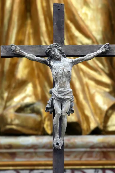 stock image Cross on the main altar in the church of Saint Leonard of Noblac in Kotari, Croatia