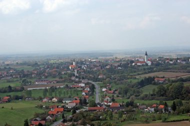 Klostar İvaniç nüfusun yoğun olduğu bir yer ve Hırvatistan Cumhuriyeti 'nin Zagreb İlçesine bağlı İvaniç-Grad yakınlarında aynı adı taşıyan bir belediye.
