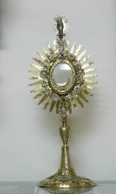 Hırvatistan 'ın Krapina kentindeki Fransisken manastırındaki Monstrance
