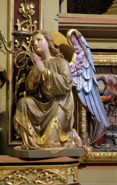 Hırvatistan 'ın Stitar kentindeki Aziz Matthew kilisesinin sunağında melek heykeli