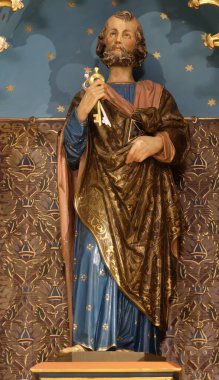 Hırvatistan 'ın Stitar kentindeki Aziz Matthew kilisesinin sunağında Aziz Peter heykeli