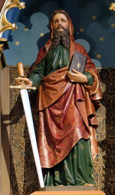 Hırvatistan 'ın Stitar kentindeki Aziz Matthew kilisesinin mihrabındaki Aziz Paul heykeli