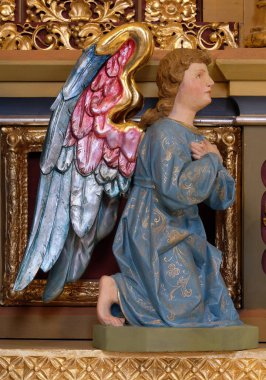 Hırvatistan 'ın Stitar kentindeki Aziz Matthew kilisesinin sunağında melek heykeli