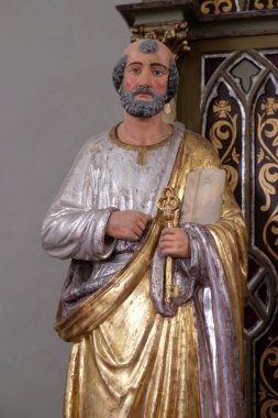 Hırvatistan 'ın Sveti Martin kapsülü Okicem' deki Aziz Martin Kilisesi 'ndeki Bakire Meryem mihrabında Havari Aziz Peter' in heykeli