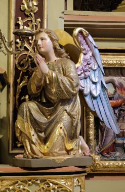 Hırvatistan 'ın Stitar kentindeki Aziz Matthew kilisesinin sunağında melek heykeli