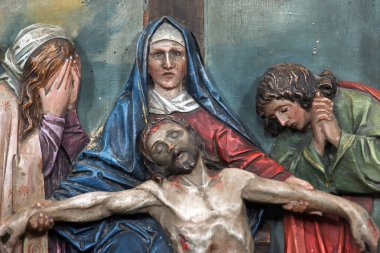 Haçın 13. İstasyonları, İsa 'nın bedeni Hırvatistan' ın Oprisavci kentindeki Kutsal Haç 'ın Yüceltilmesi kilisesinden çıkarıldı.