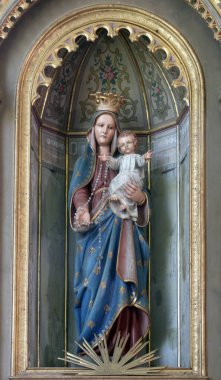 Bebek İsa ile Bakire Meryem, Hırvatistan 'ın Velika Pisanica kentindeki İsa' nın Kutsal Yüreği kilisesinde Kutsal Tespih Kraliçesi 'nin sunağında heykel.