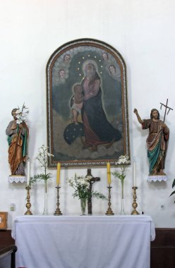 Hırvatistan 'ın Veliki Grdevac kentindeki Kutsal Ruh Kilisesi' nde Meryem Ana 'nın sunağı