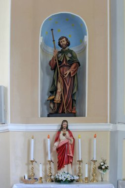 Hırvatistan 'ın Topusko kentindeki Bakire Meryem' in Ziyareti Kilisesinde Aziz Roch sunağı