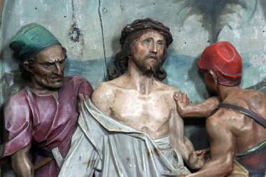 Çarmıhın 10. İstasyonu, İsa 'nın giysileri çıkarıldı, Hırvatistan' ın Oprisavci kentindeki kilise Kutsal Haç 'ın Yüceltilmesi' nden arındırıldı.