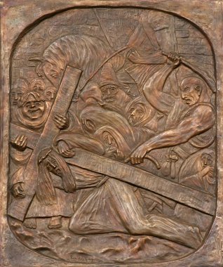 Çarmıhın 3. İstasyonları, İsa ilk kez düştü, Hırvatistan 'ın Petrinja kentindeki Aziz Lawrence Kilisesi