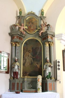 Hırvatistan 'ın Miholec kentindeki Aziz Mikail Kilisesi' ndeki Kutsal Üçlü sunağı.