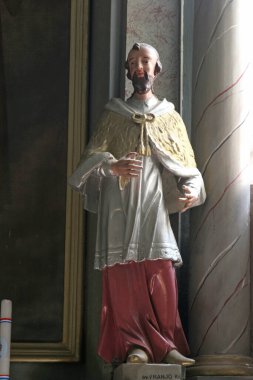 Aziz Francis Xavier, Hırvatistan 'ın Miholec kentindeki Aziz Mikail kilisesinde Aziz Yusuf' un sunağında heykel bulundu.