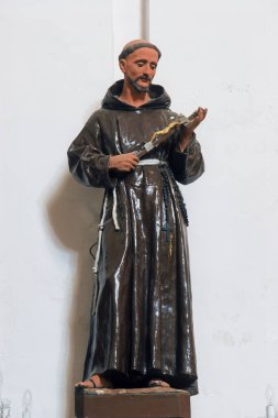 Assisi 'li Aziz Francis, Hırvatistan' ın Bjelovar kentindeki Avila 'lı Aziz Teresa Katedrali' nde heykel