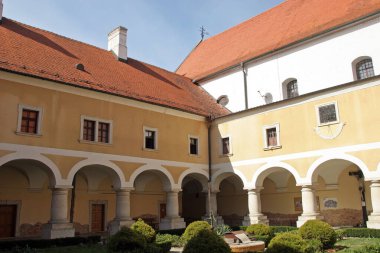 Hırvatistan 'ın Slavonski Brod kentindeki Kutsal Üçleme Manastırı