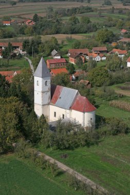 Aziz George Kilisesi ve Hırvatistan 'ın Kaniska Iva kentindeki Meryem' in Günahsız Kalbi