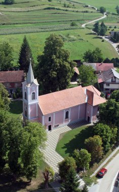 Hırvatistan 'ın Novigrad na Dobri kentinde Bakire Meryem Varsayımı Kilisesi