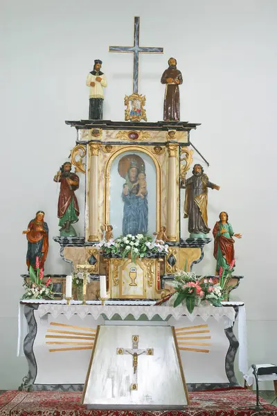 Hırvatistan 'ın Strmec kentindeki Kutsal Bakire Meryem Şapeli' nin ana mihrabı