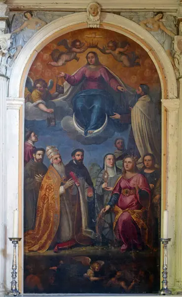 Melekler ve Azizlerle Bakire Meryem, Hırvatistan 'ın Pag kentindeki Aziz Meryem Kilisesi' nde resim yapıyor.