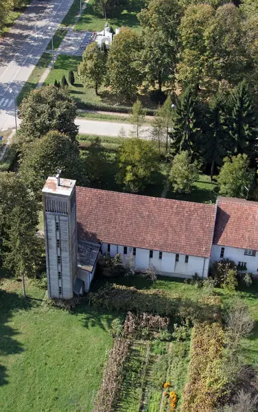 Hırvatistan 'ın İvanovo Selo kentindeki İsa' nın Kutsal Kalbi Kilisesi