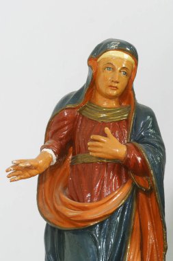 Çarmıhın Altında Bakire Meryem, Hırvatistan 'ın Strmac kentindeki Kutsal Bakire Meryem Kilisesi' nin sunağında heykel