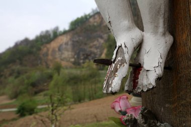 Hırvatistan 'ın Zagorje bölgesinde yol kenarı haçı