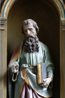 Hırvatistan 'ın Sisljaviç kentindeki Aziz Yusuf Kilisesi' nin mihrabındaki Aziz Paul heykeli