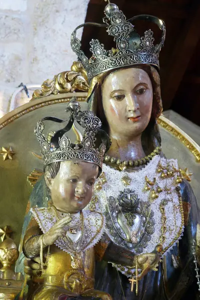 Pag Leydisi, Hırvatistan 'ın Pag kentindeki Aziz Mary Kilisesi' nde heykel.