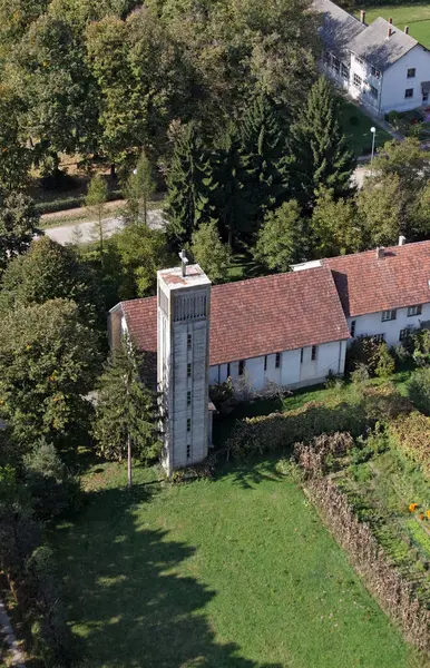 Hırvatistan 'ın İvanovo Selo kentindeki İsa' nın Kutsal Kalbi Kilisesi