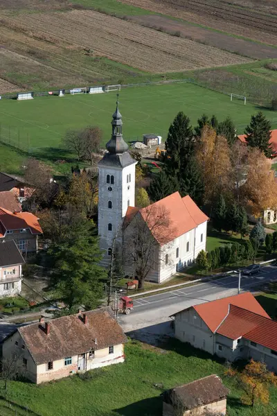 Hırvatistan 'ın Pescenica kentinde Bakire Meryem' in Varsayımı Kilisesi
