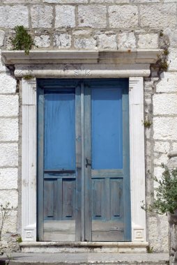 Kaptanın Orebic, Dalmaçya, Peljesac, Hırvatistan 'daki evinin kapısı.