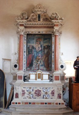 Hırvatistan 'ın Vizinada kentindeki Aziz Barnabas kilisesinin ana mihrabı