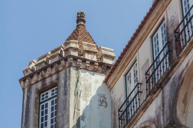 Kule bir ortaçağ kalesi