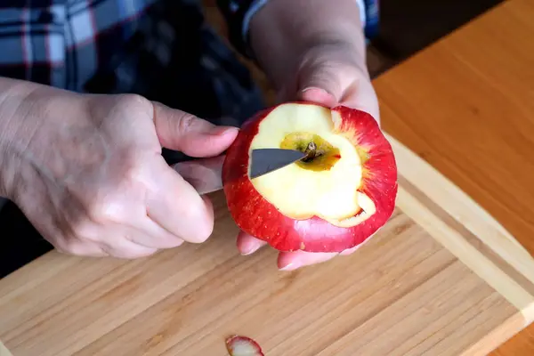 Hands Elderly Woman Peel Red Ripe Tasty Juicy Apple Knife — Stock Photo, Image