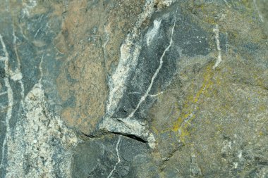 Parlak güneşli bir Haziran gününde granit arkaplan, tasarım dekorasyonu, afişler, sunumlar