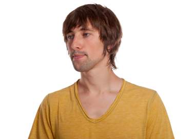 Orta boylu, parlak sarı gömlekli, düşünceli bir adam..