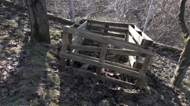 Drewniany Kompostownik Paletowy Ogrodzie Koncepcja Permakulatury — Wideo stockowe