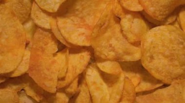 Patates cipsi yakın. Atıştırmalık fotoğraf.
