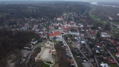 Kazimierz Dolny, Polonya 'da hava görüntüleri. 4K video