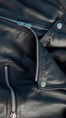 Deri Ceketin Değişen Mavi Işıkta Yakın Çekimi