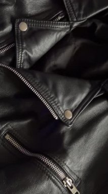 Deri Ceketin Değişen Mavi Işıkta Yakın Çekimi