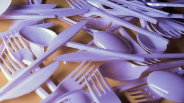 Avrupa Birliği'nde yasak plastik tek kullanımlık çatal bıçak takımı,