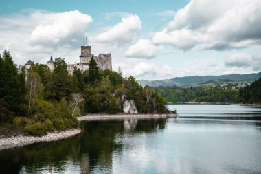 Niedzica Castle on Lake Czorsztyn, Poland  medieval panorama